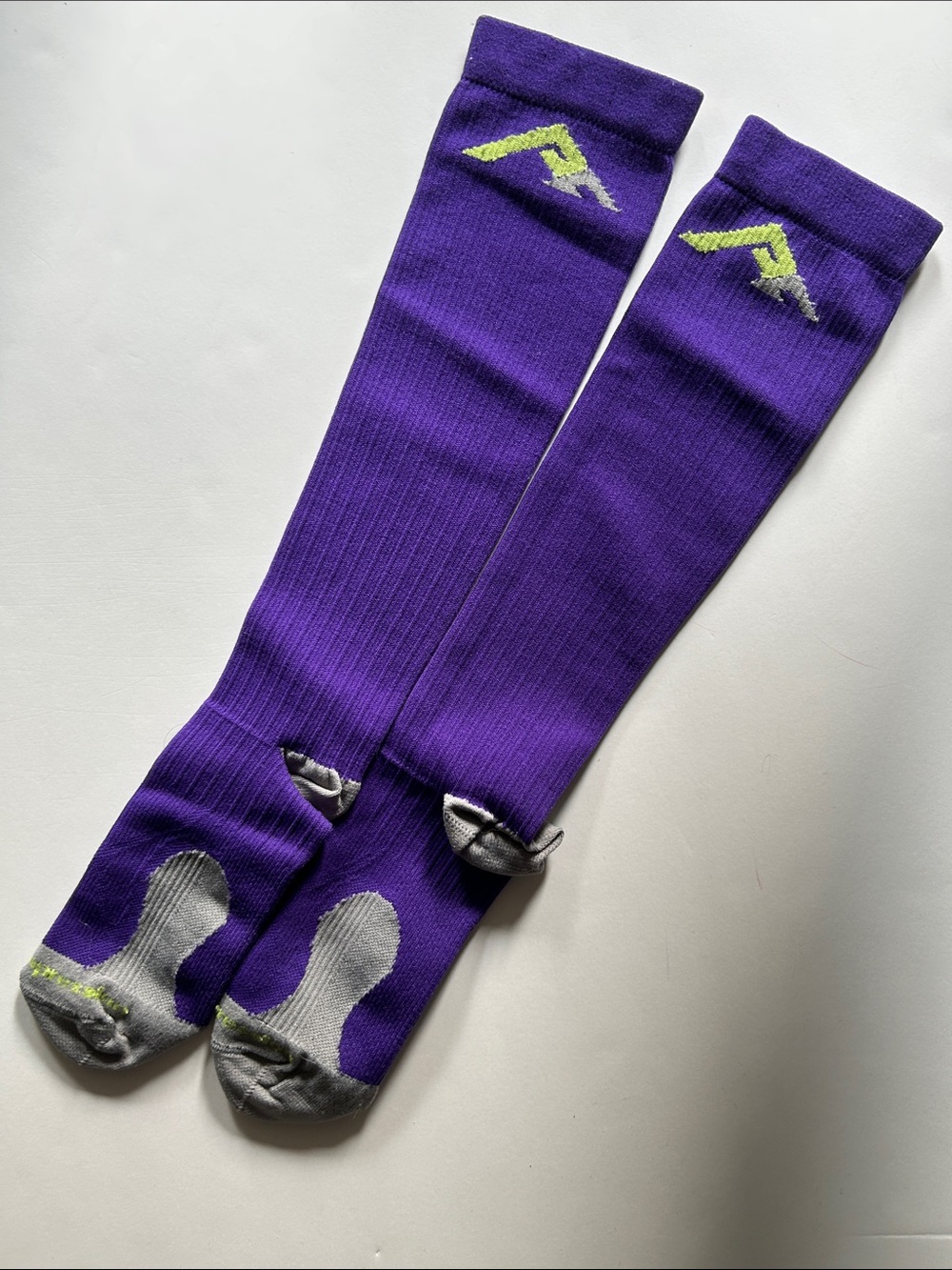 | Pro Compression | Knee-High Compression Socks - Picture 2 of 5